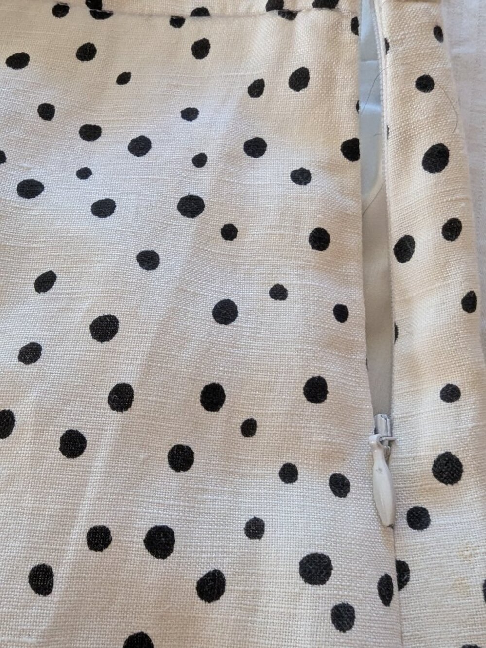 NWT Loft. Black Polka dots on white linen skirt. - Picture 4 of 6